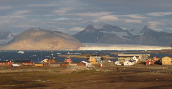 Ny-Alesund with mountain in background
