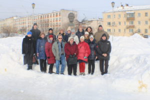 Group photo outside the institute in Magadan