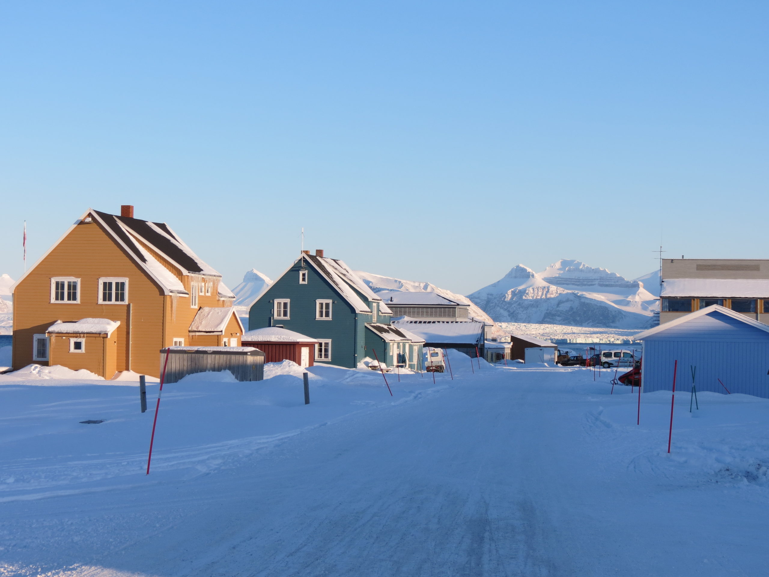 view of Ny-Ålesund, a small research town hosting research stations from many countries